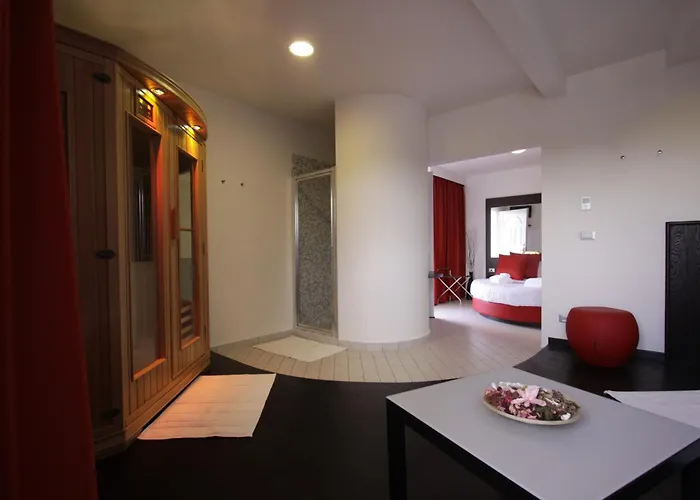 Paradise Airport 호텔