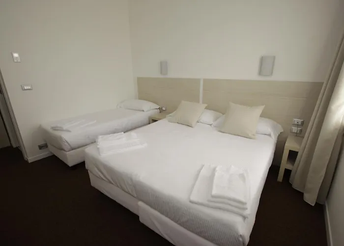 호텔 Paradise Airport 포를리