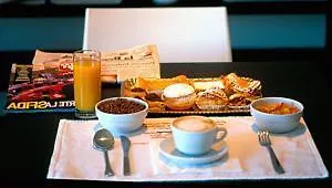 Paradise Airport 호텔