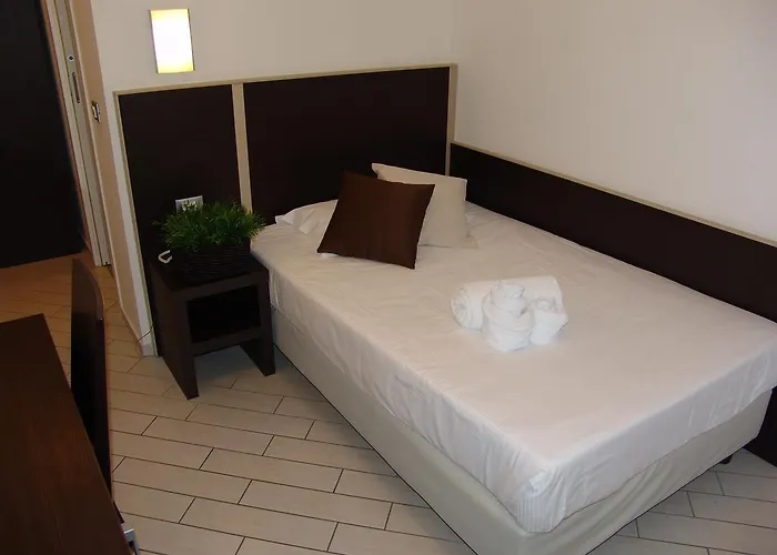 Paradise Airport 호텔 3*