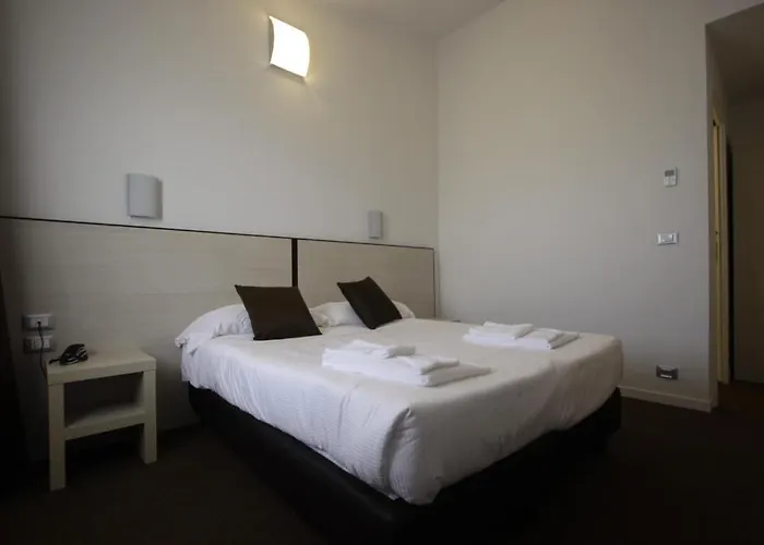 Paradise Airport 호텔