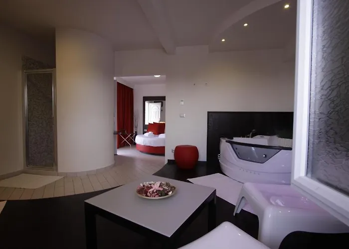 호텔 Paradise Airport 포를리