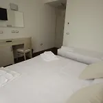 Hotel Paradise Airport 3*
