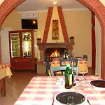 Hotel Paradise Airport 3*
