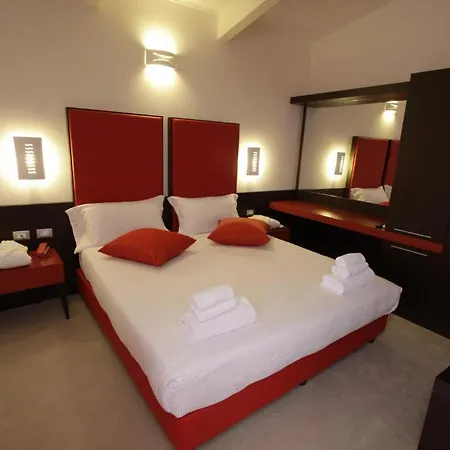 Hotel Paradise Airport 3*