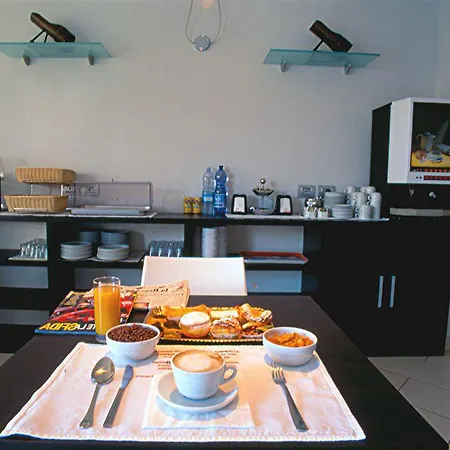 Paradise Airport Hotel 3*