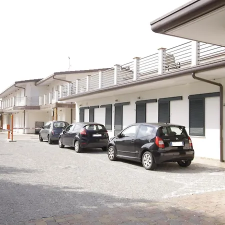 Paradise Airport Hotel 3*