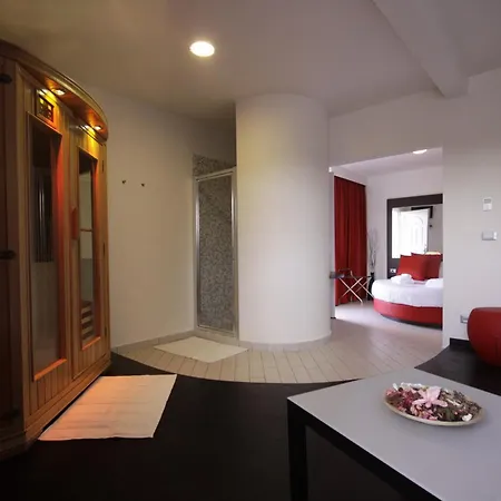 Paradise Airport Hotel