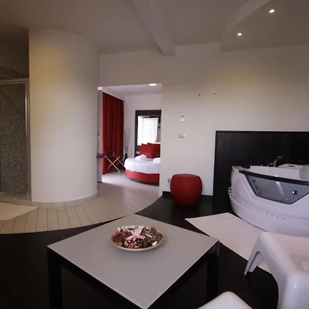 Hotel Paradise Airport