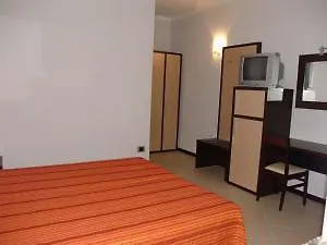 Paradise Airport 3*