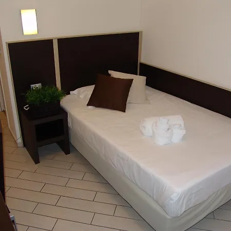 Paradise Airport Hotel 3*