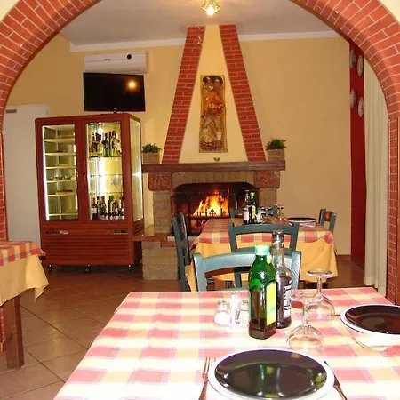 Hotel Paradise Airport 3*