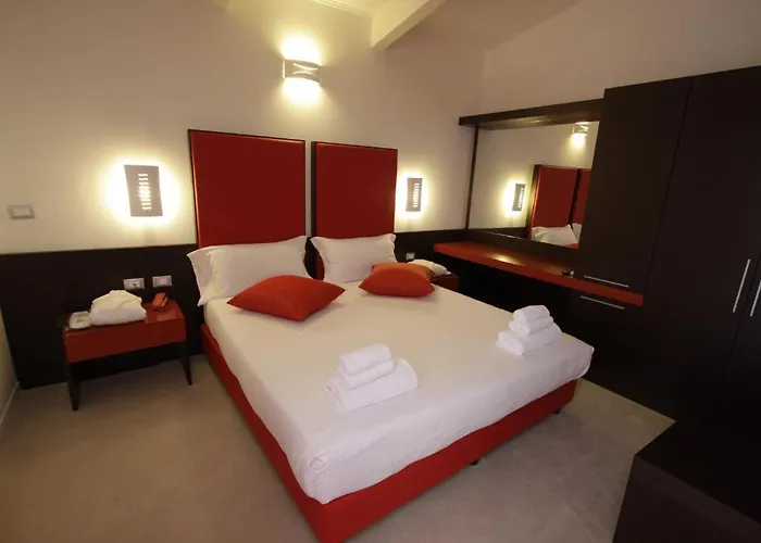 מלון Paradise Airport 3*