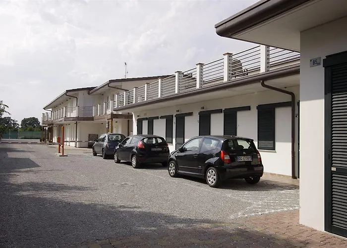 מלון Paradise Airport