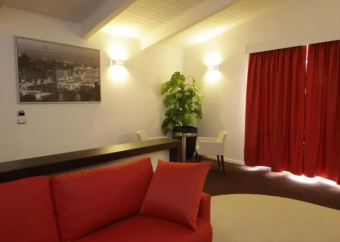 מלון Paradise Airport פורלי