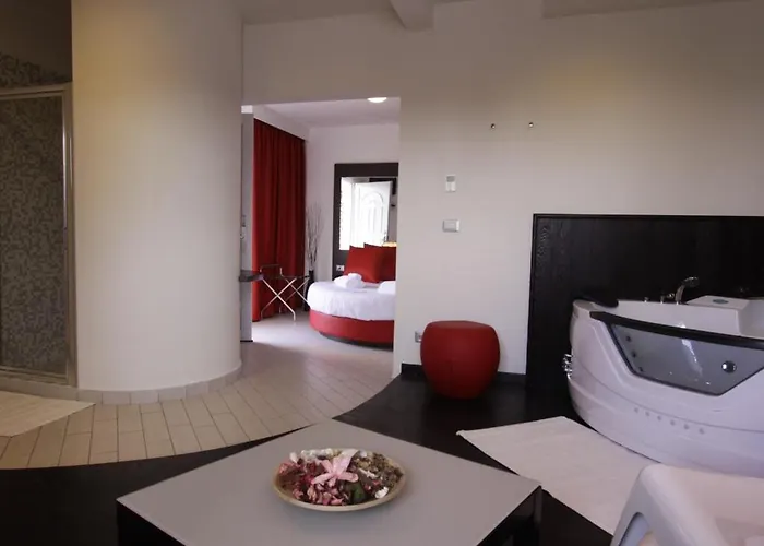 מלון Paradise Airport