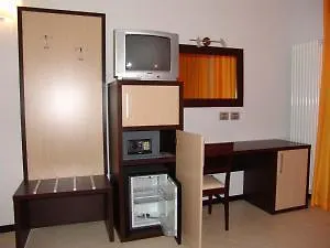 מלון Paradise Airport