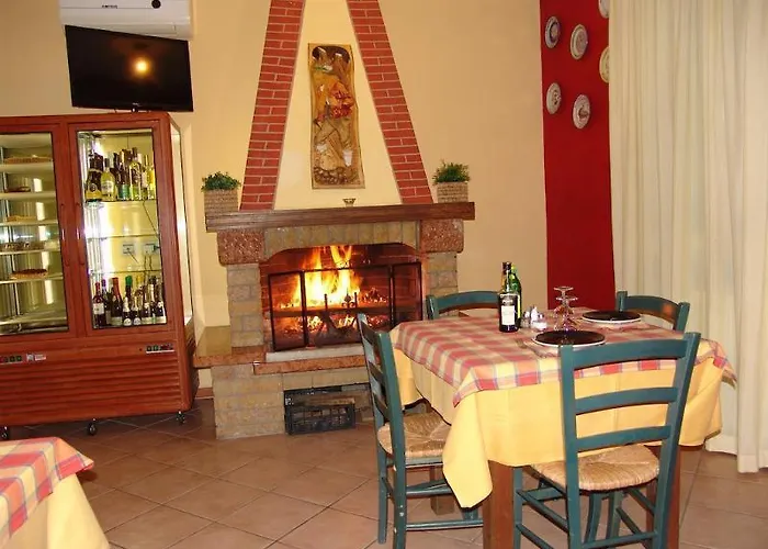 Paradise Airport 3* 포를리